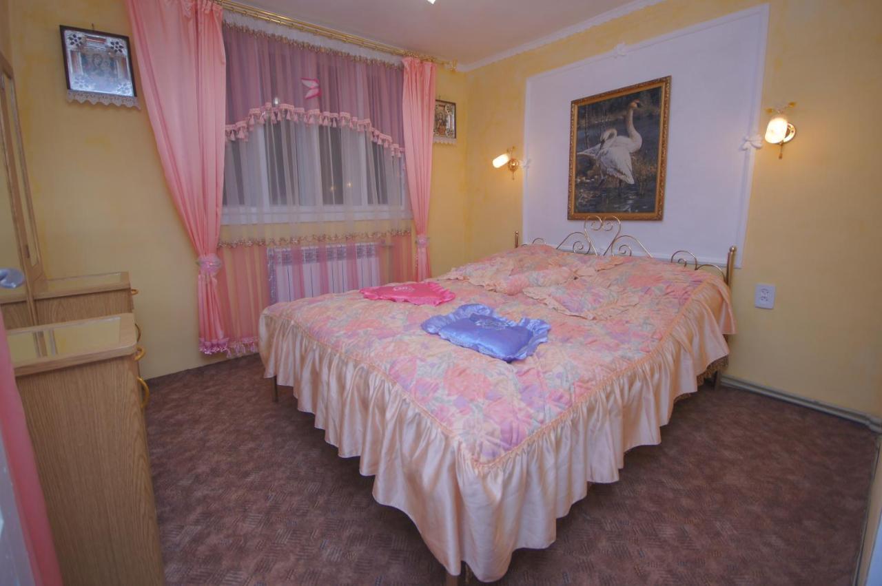 Аня Рома Otel Lazeshchyna Dış mekan fotoğraf